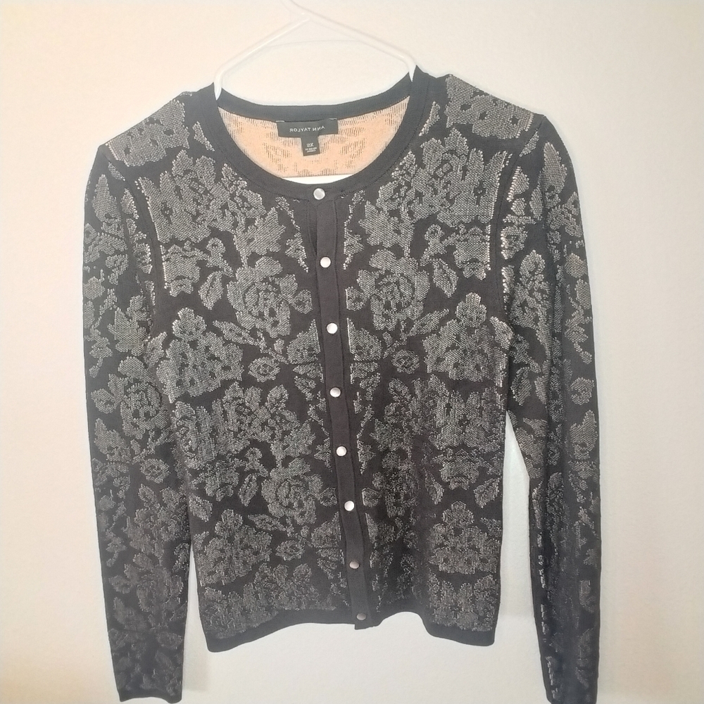 Ann Taylor Black floral cardigan sweater Size XS‎ Glamorous Whimsy goth